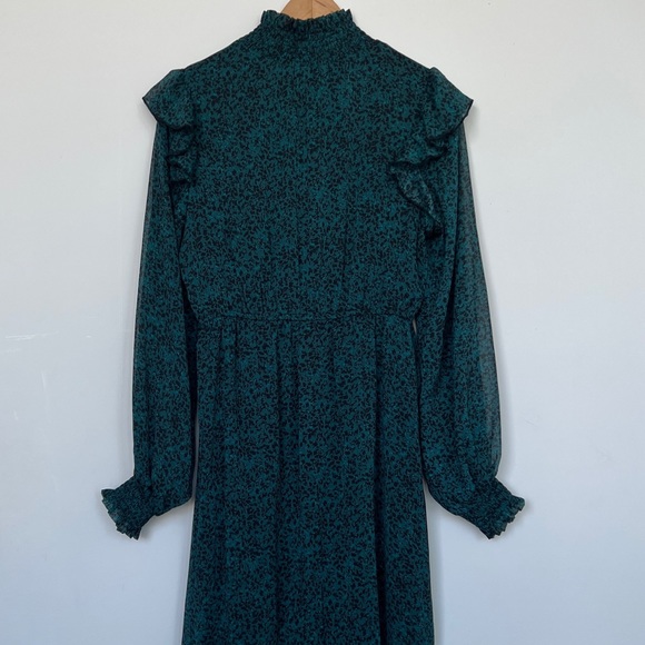 Maxi, high neck dress - Picture 3 of 6